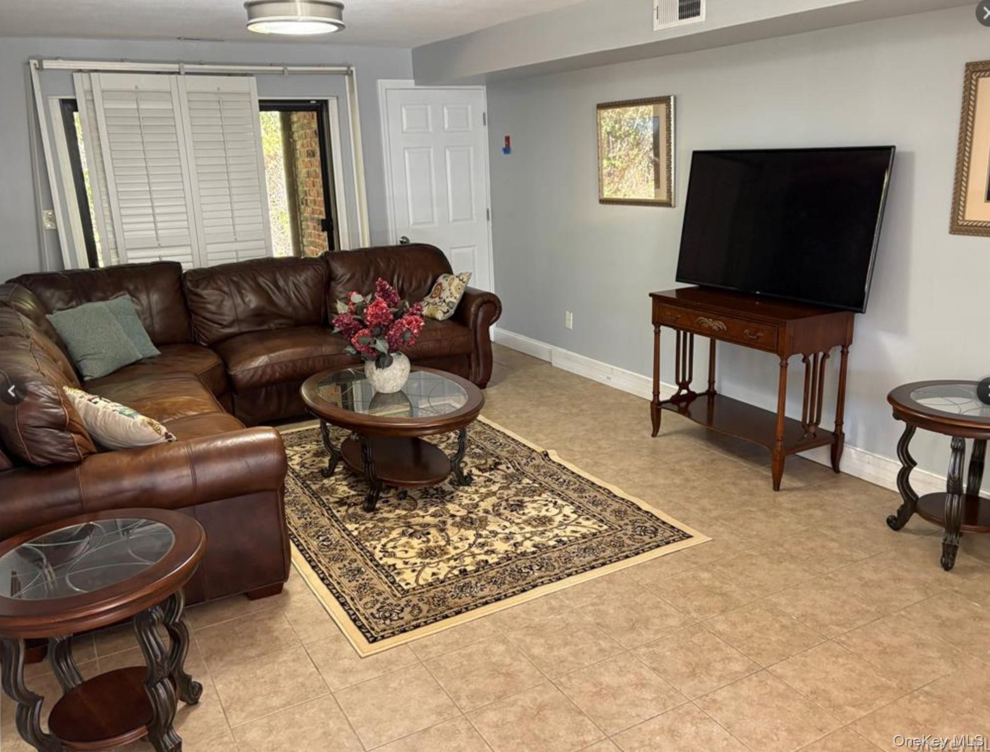 #3 photo, 33d newbrook ln, 東長島 海湾 Bay Shore , NY 11706