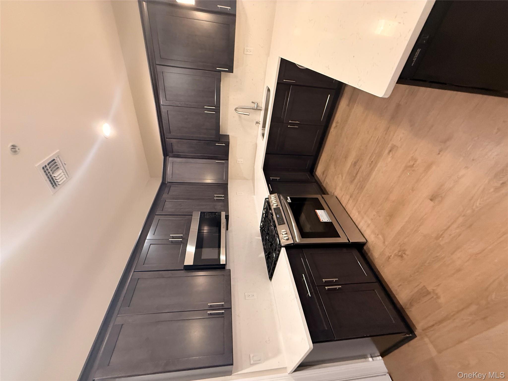 #19 photo, 122 Greenwich Avenue, Goshen , NY 10924