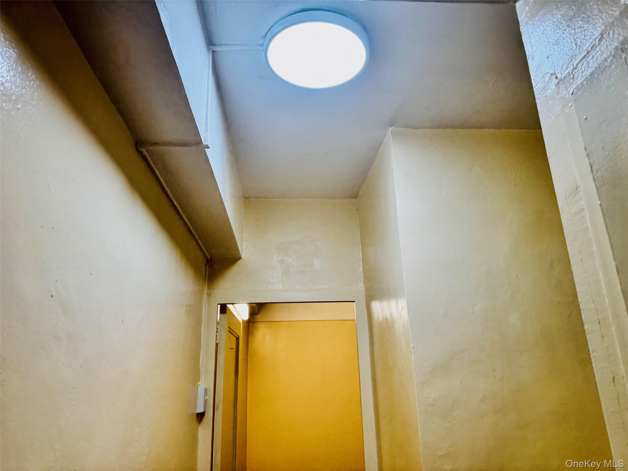 #4 photo, 1591 Metropolitan Avenue, Bronx , NY 10462