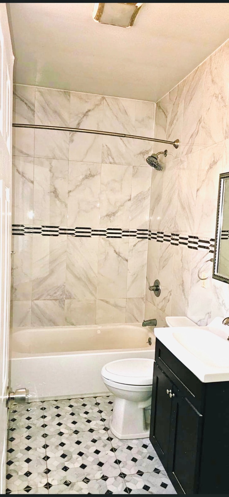 #6 photo, 753 Broadway , #2, Kingston , NY 12401