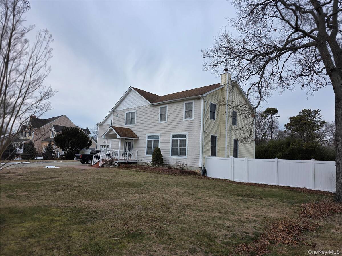 #1 photo, 471 Southport Street, 東長島 Ronkonkoma , NY 11779