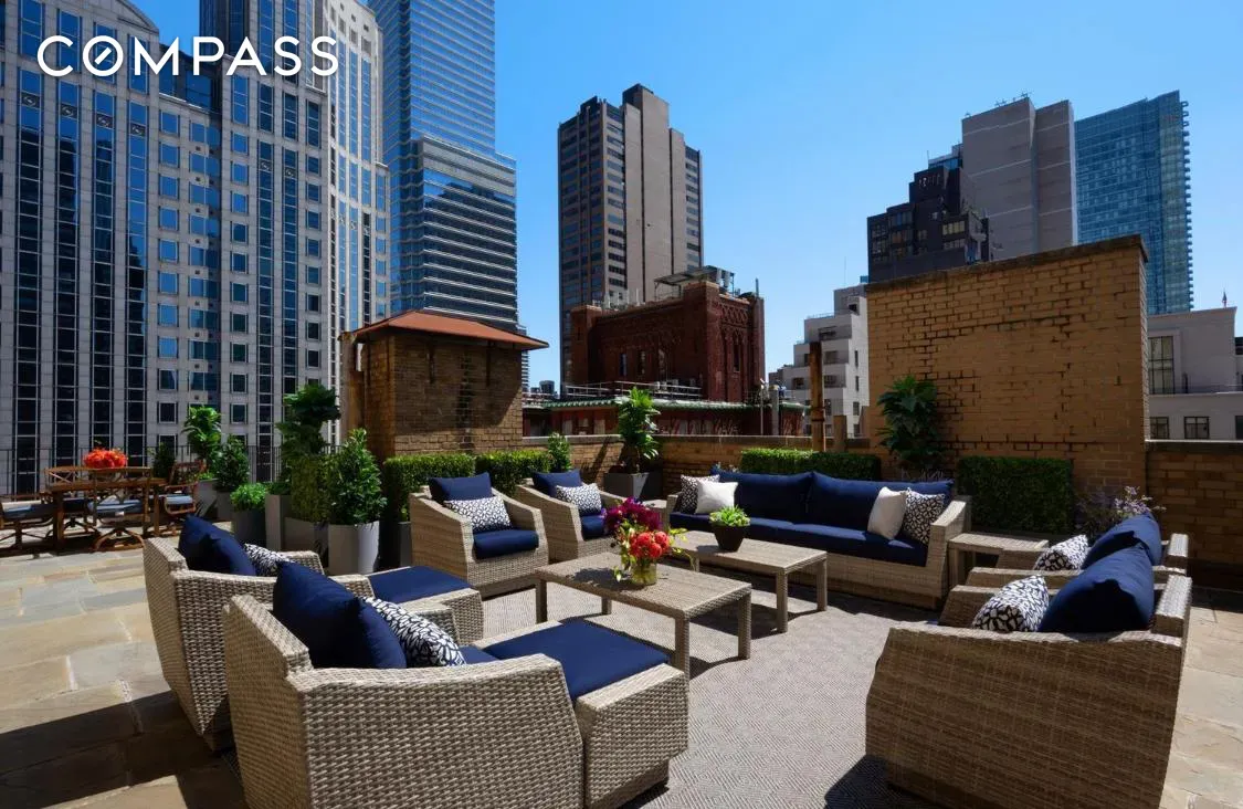 #13 photo, 111 E 56th Street, Midtown East , NY 10022