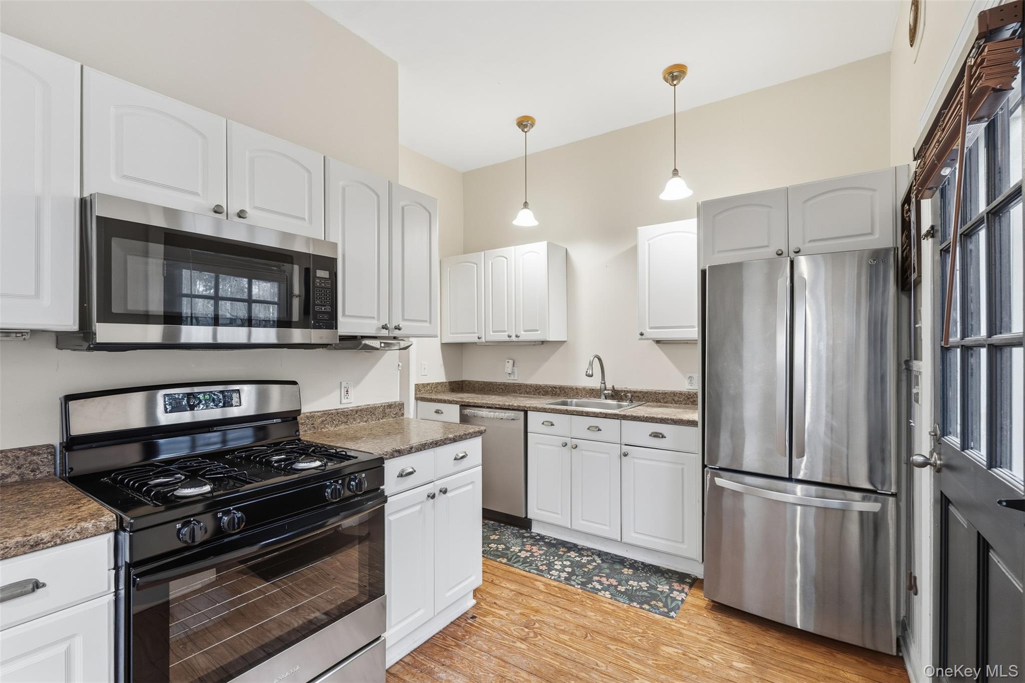 #8 photo, 11 Oakdale Manor, Suffern , NY 10901