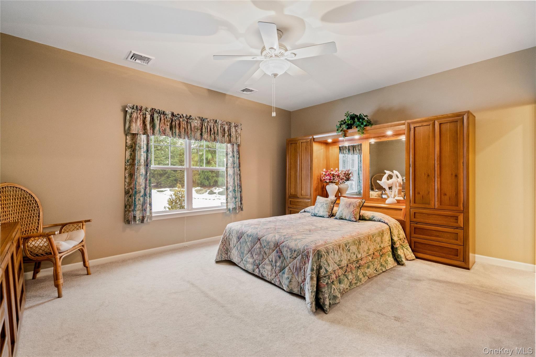 #19 photo, 5 Newcastle Court, 東長島 Riverhead , NY 11901