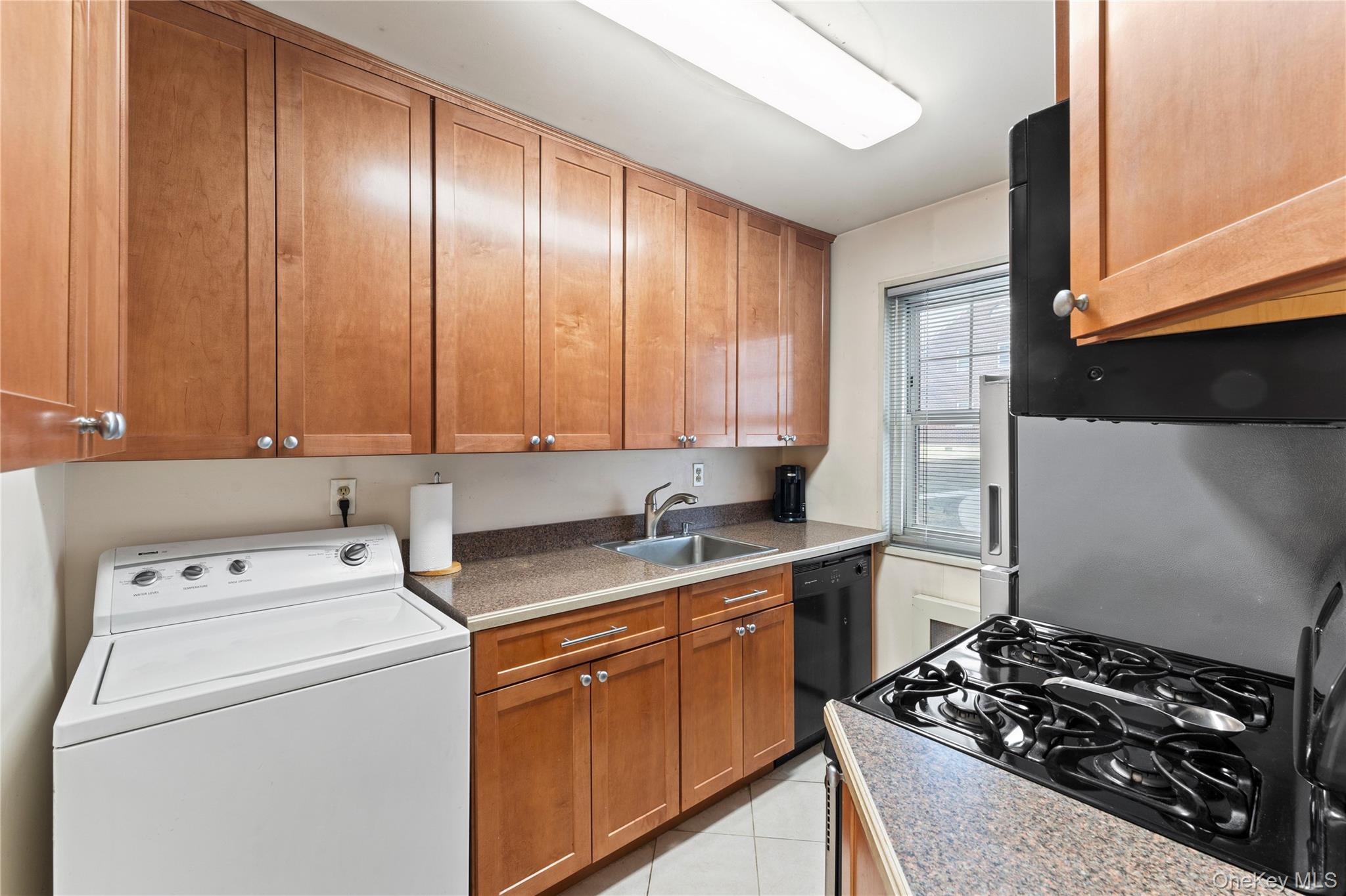 #3 photo, 255-25 61st Avenue, Куинс ‖ Little Neck , NY 11362