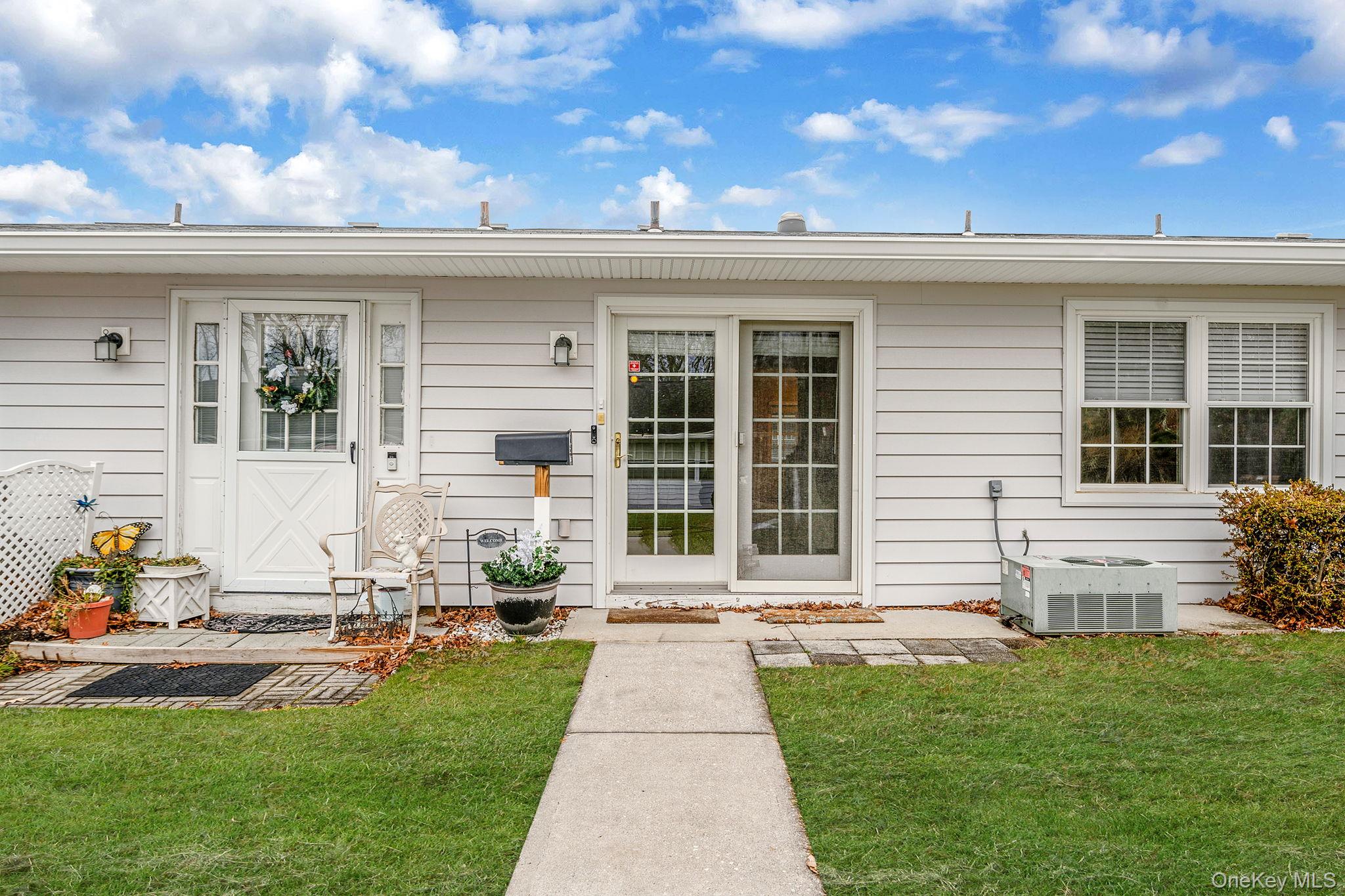 #3 photo, 116 Exmore Court, Ridge , NY 11961