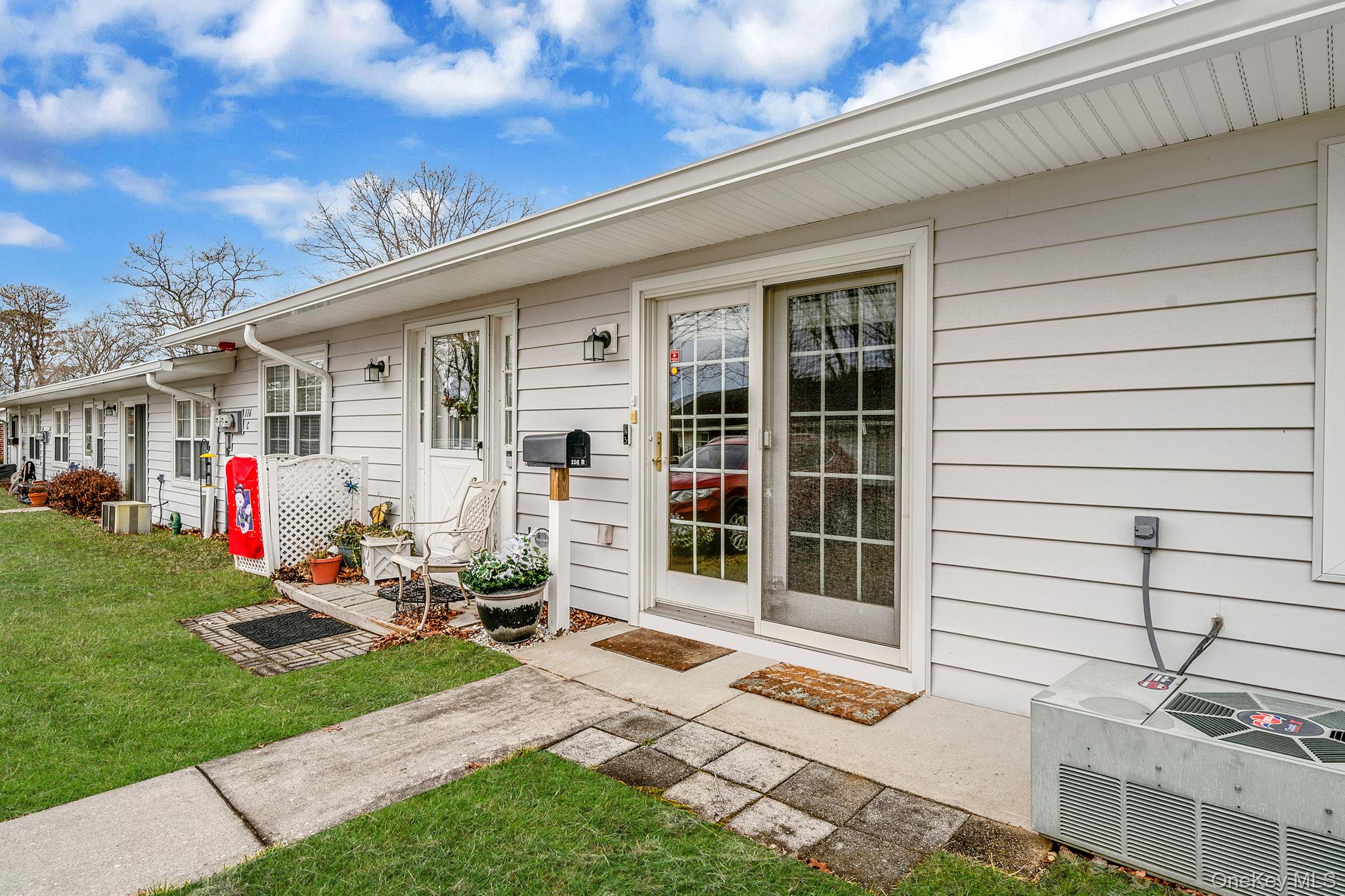 #4 photo, 116 Exmore Court, Ridge , NY 11961