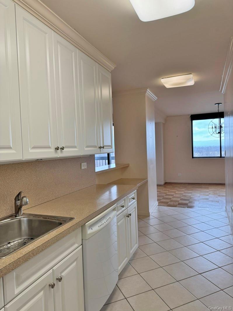 #13 photo, 27010 Grand Central Parkway, Floral Park , NY 11005