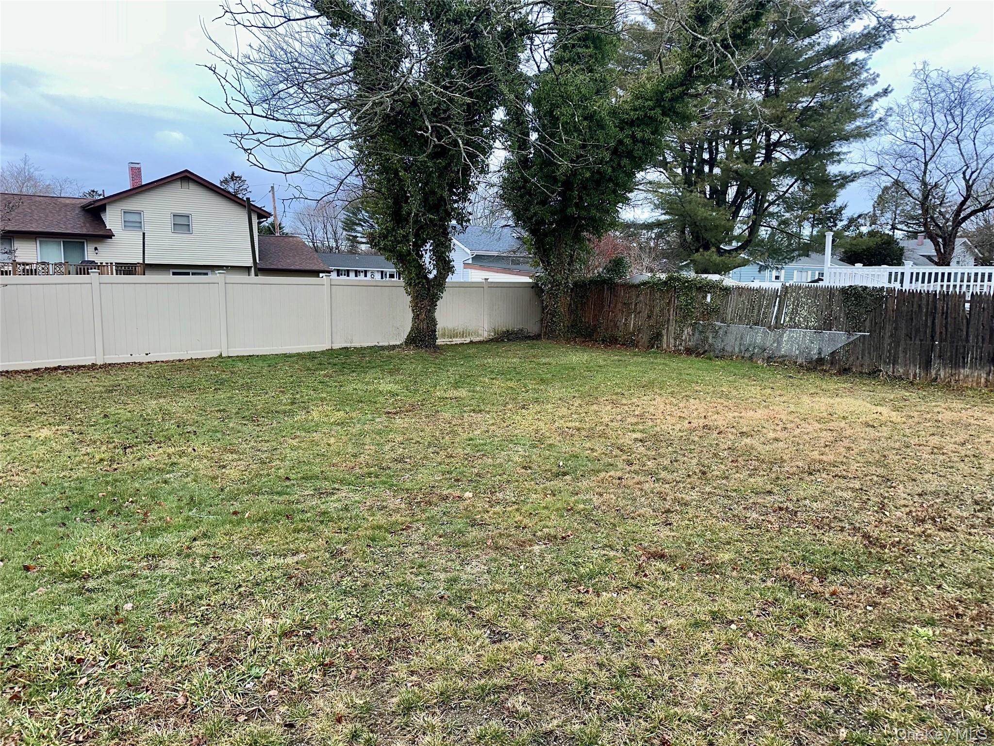 #17 photo, 74 Clifton Place, 東長島 Port Jefferson Station , NY 11776