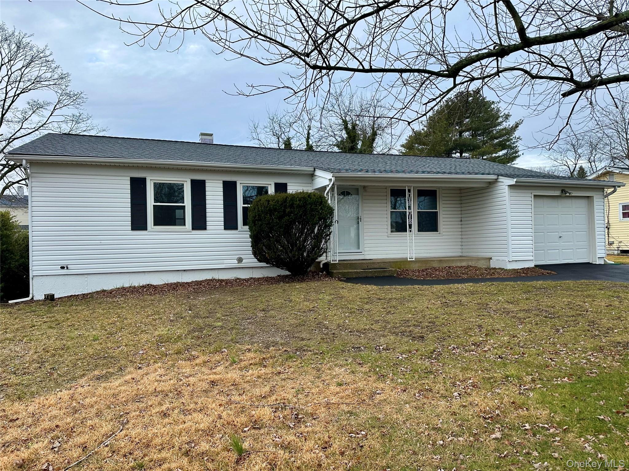 #2 photo, 74 Clifton Place, 東長島 Port Jefferson Station , NY 11776