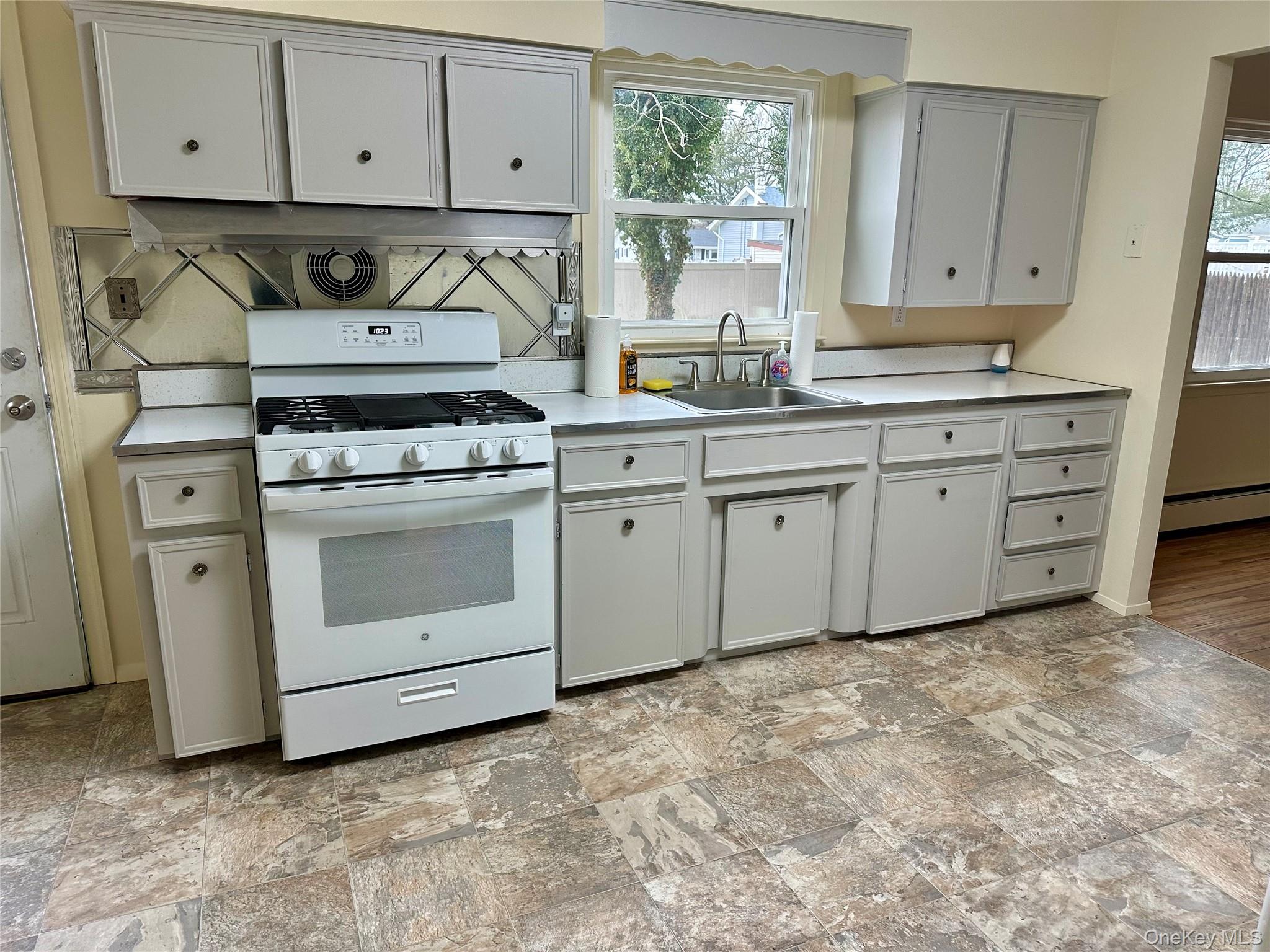 #4 photo, 74 Clifton Place, 東長島 Port Jefferson Station , NY 11776