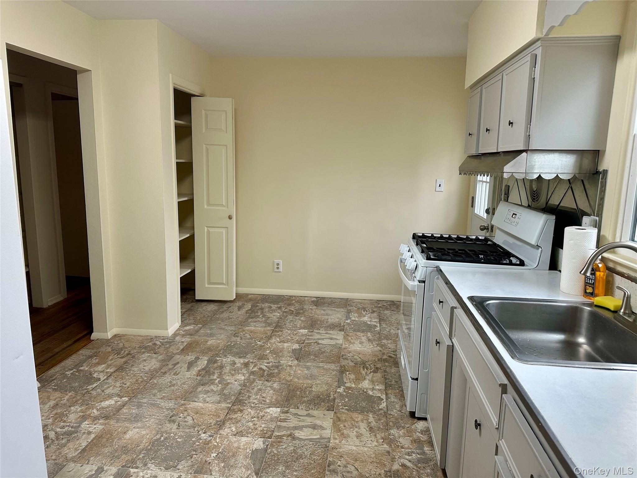 #5 photo, 74 Clifton Place, 東長島 Port Jefferson Station , NY 11776