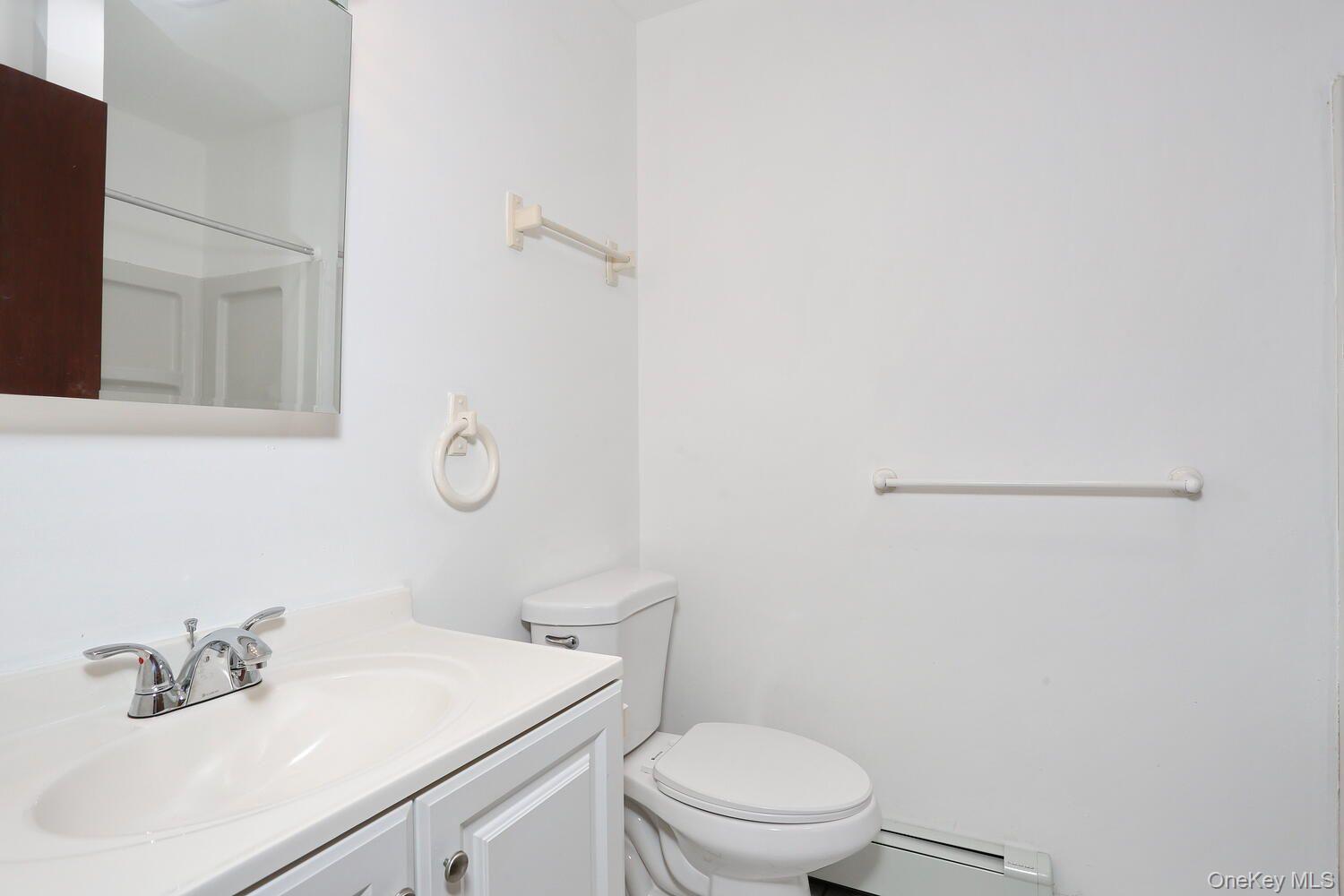 #14 photo, 366 Concord Lane, 뉴욕주 Middletown , NY 10940