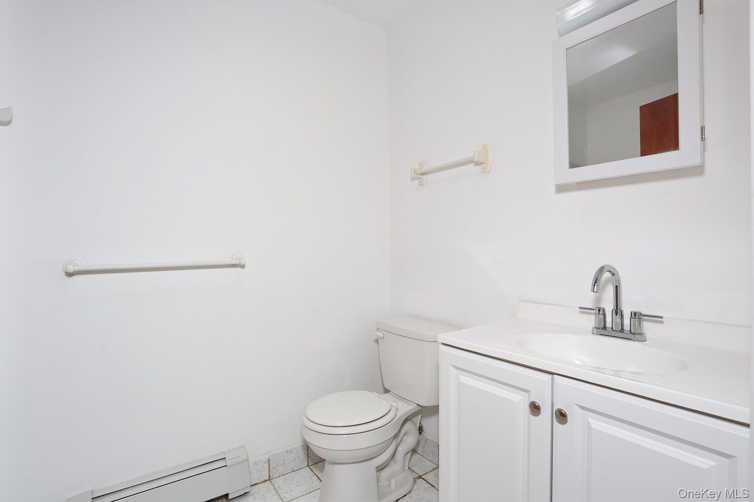 #17 photo, 366 Concord Lane, 뉴욕주 Middletown , NY 10940