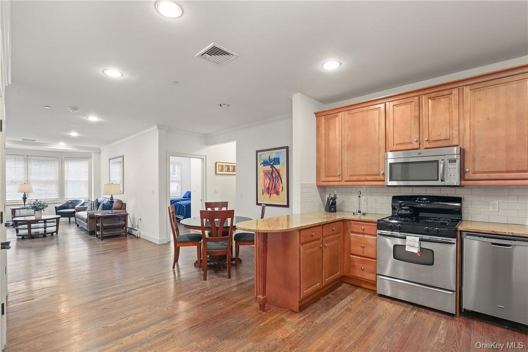 #3 photo, 10 School Street, Rye , NY 10580