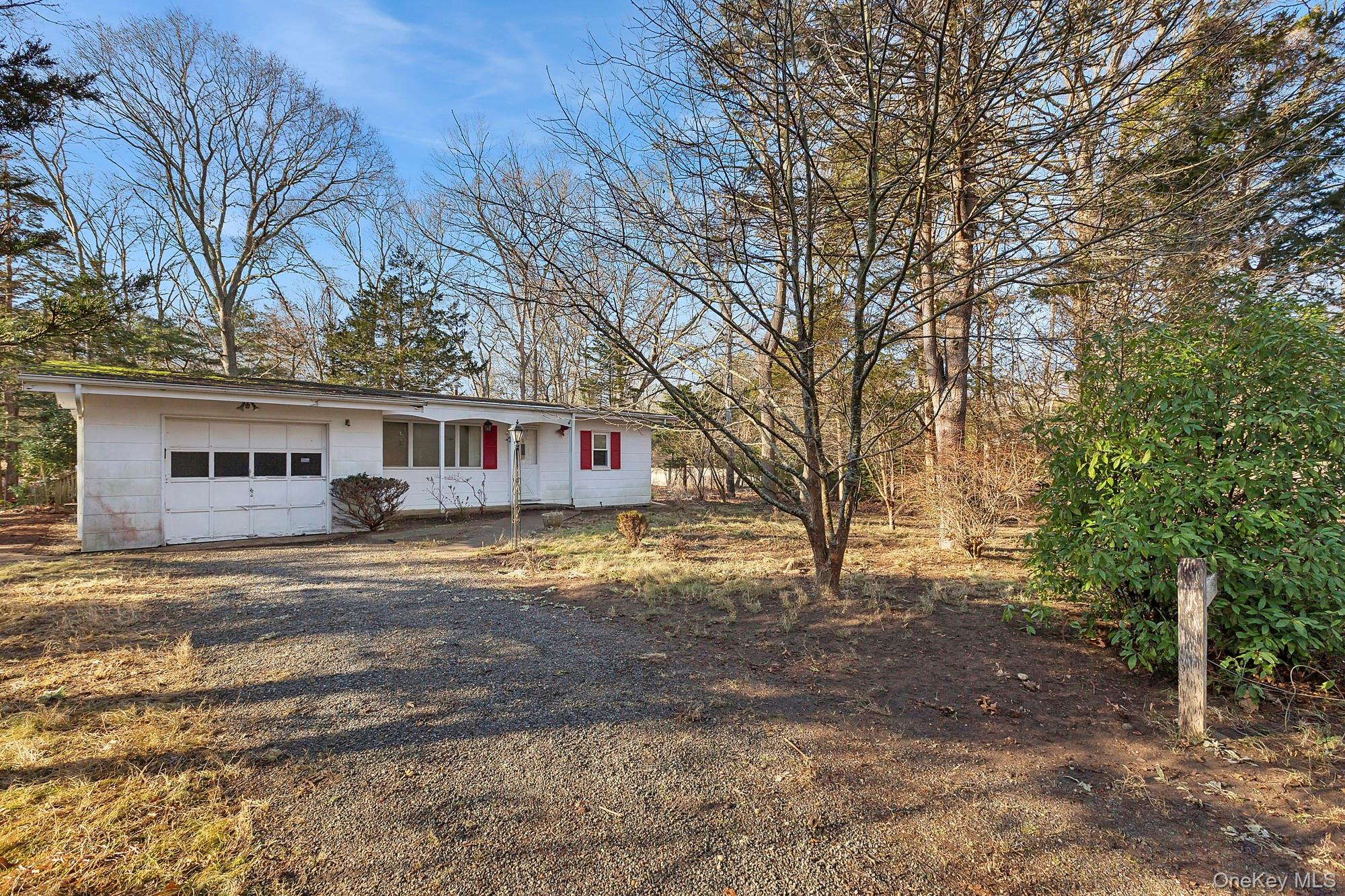 #10 photo, 37 Cedar Drive, 東長島 Springs , NY 11937