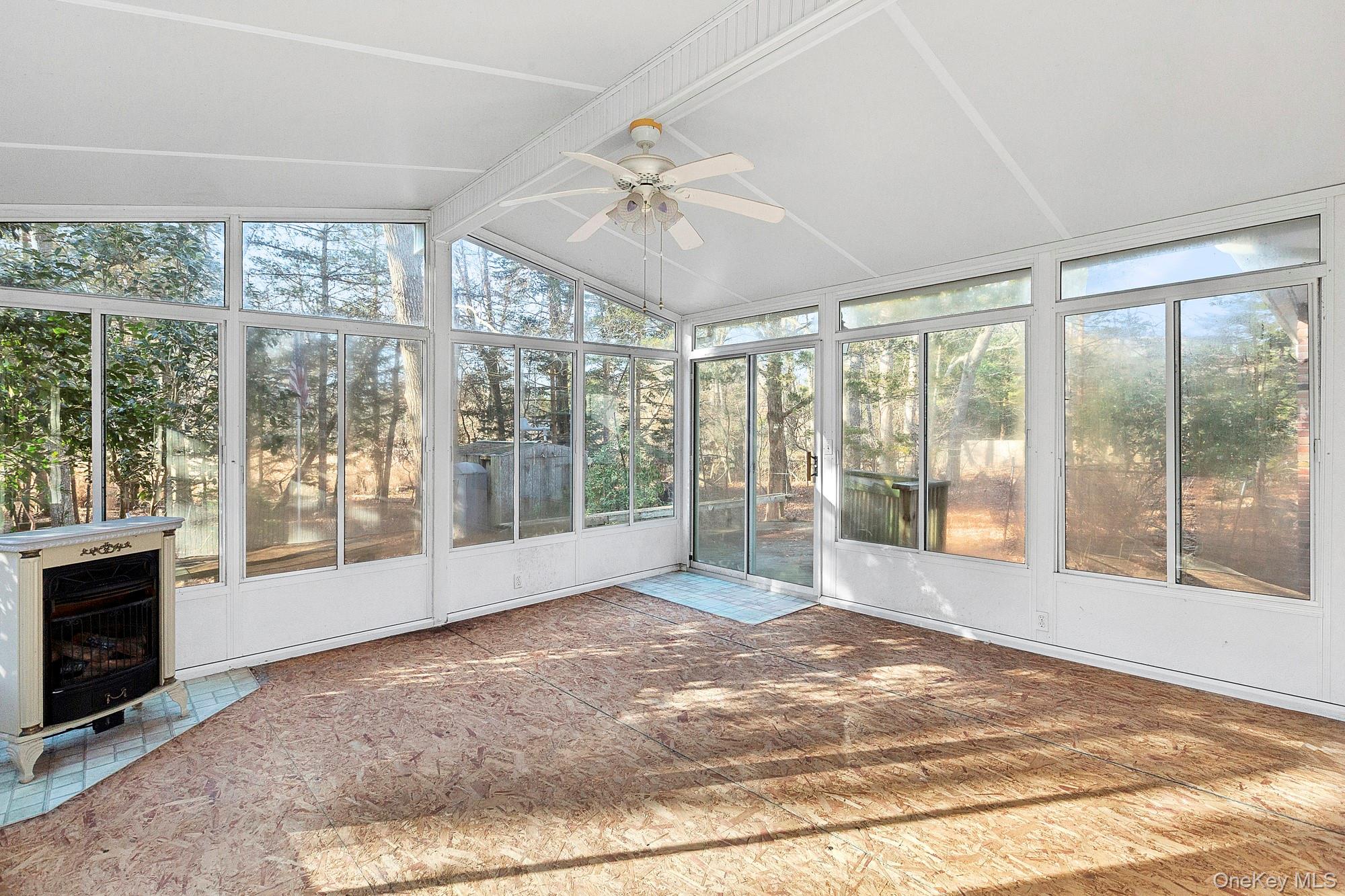 #5 photo, 37 Cedar Drive, 東長島 Springs , NY 11937