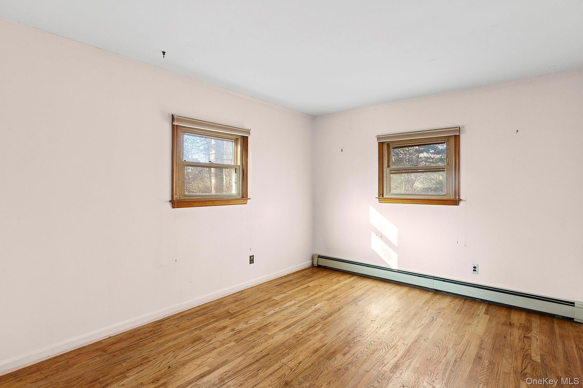 #6 photo, 37 Cedar Drive, 東長島 Springs , NY 11937