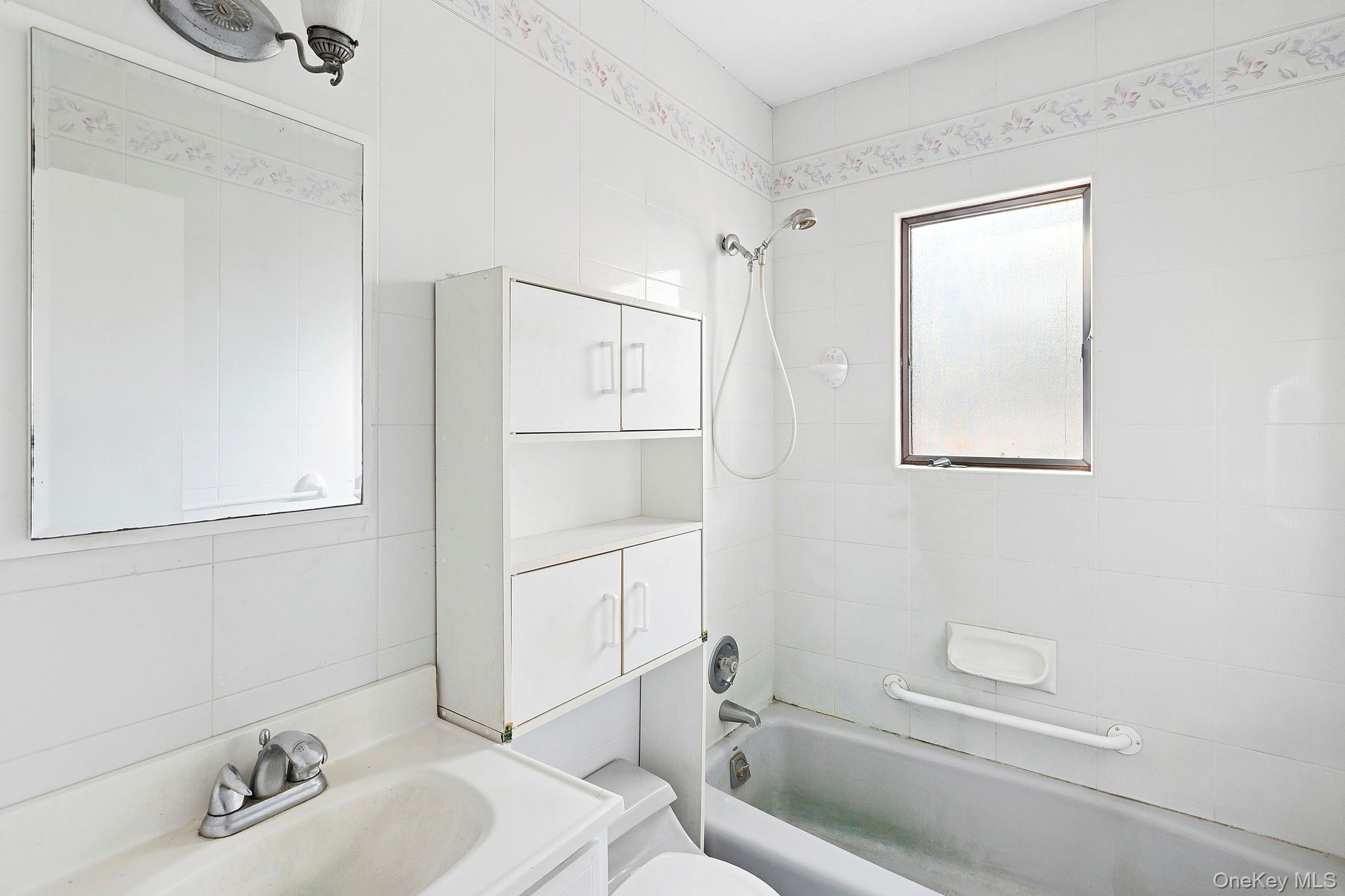 #8 photo, 37 Cedar Drive, 東長島 Springs , NY 11937