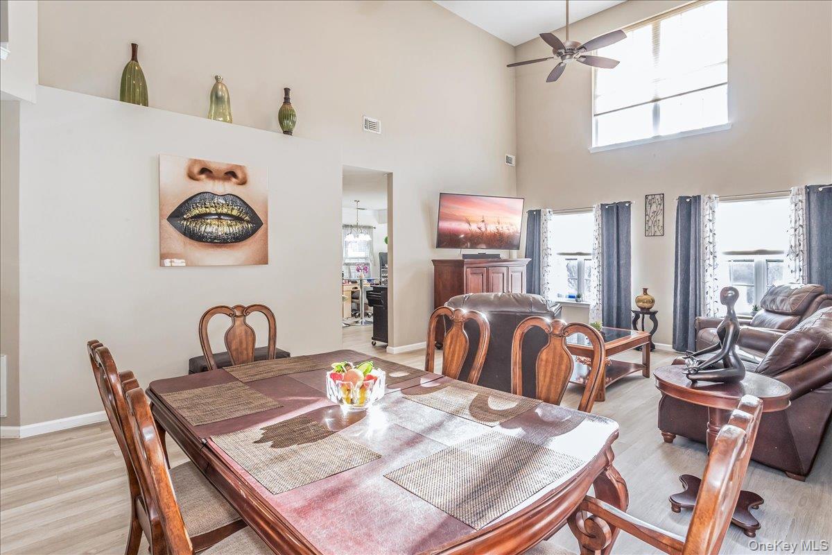 #10 photo, 12 Jennifer Lane, 東長島 Middle Island , NY 11953