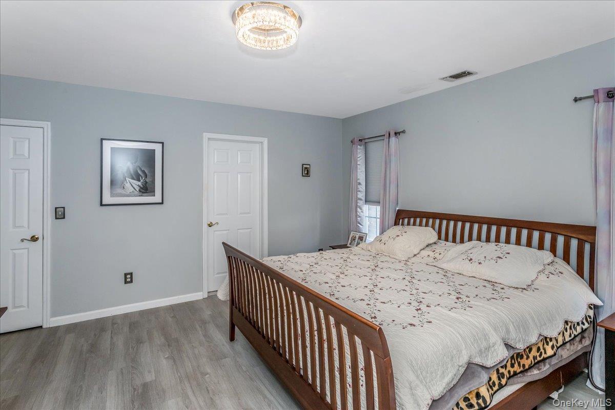 #18 photo, 12 Jennifer Lane, 東長島 Middle Island , NY 11953