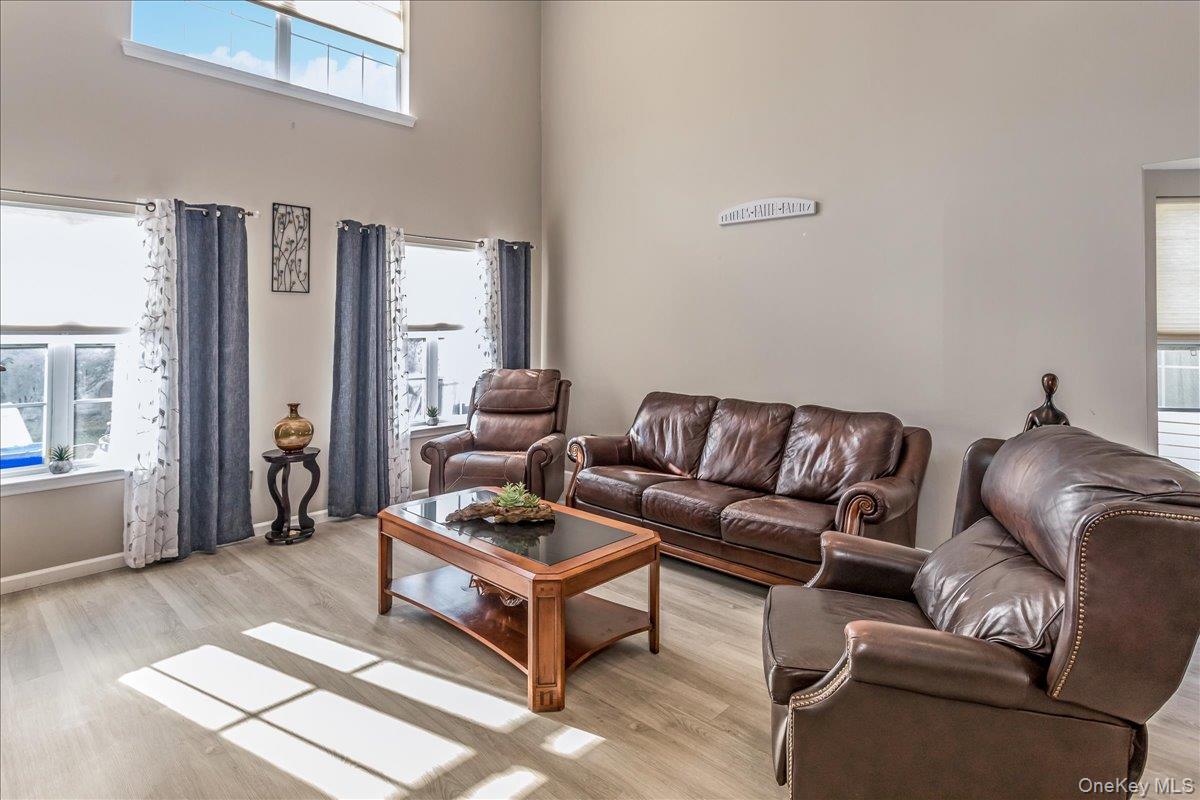 #6 photo, 12 Jennifer Lane, 東長島 Middle Island , NY 11953