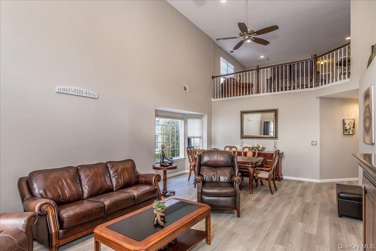 #8 photo, 12 Jennifer Lane, 東長島 Middle Island , NY 11953