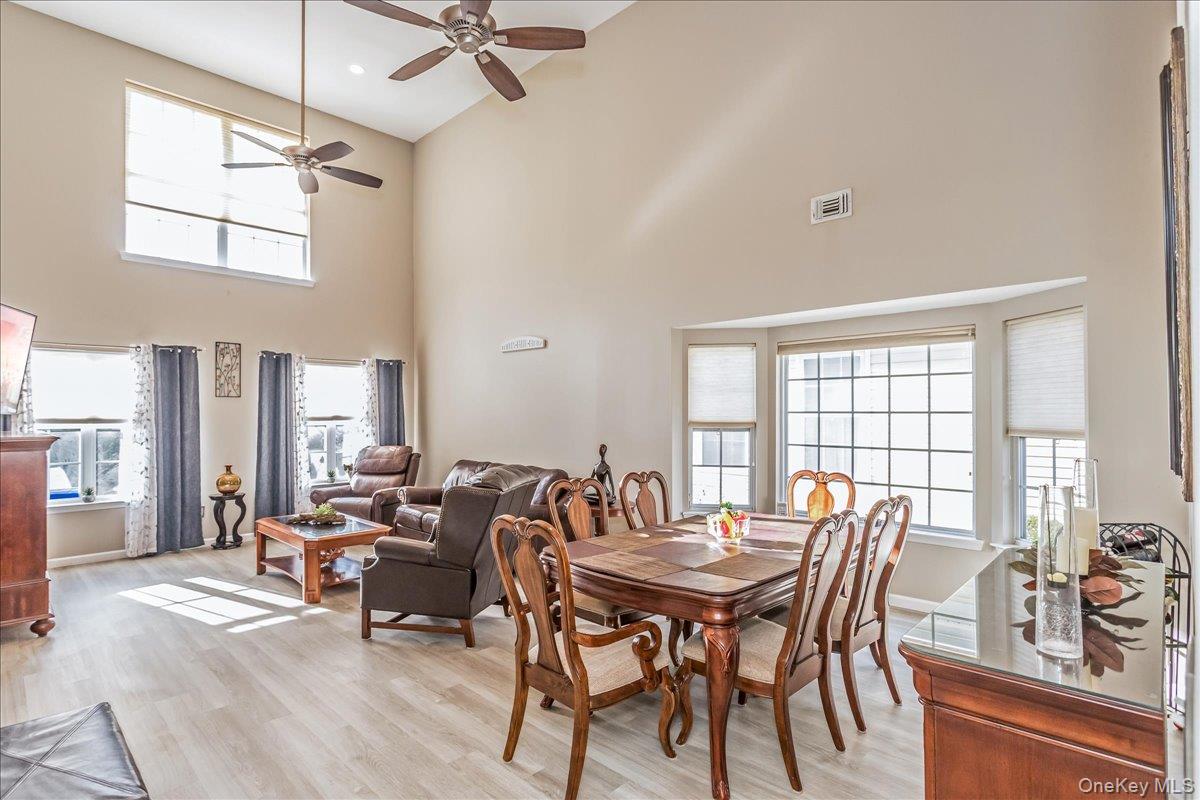 #9 photo, 12 Jennifer Lane, 東長島 Middle Island , NY 11953