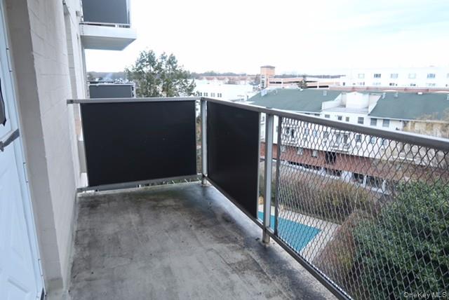 #13 photo, 135 Post Avenue, 長島 Westbury , NY 11590