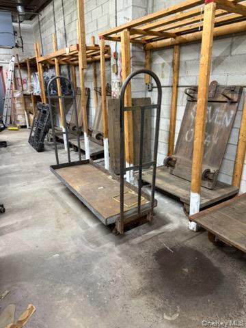 #2 photo, 16 McCarthy Road, ناسو Hempstead , NY 11558