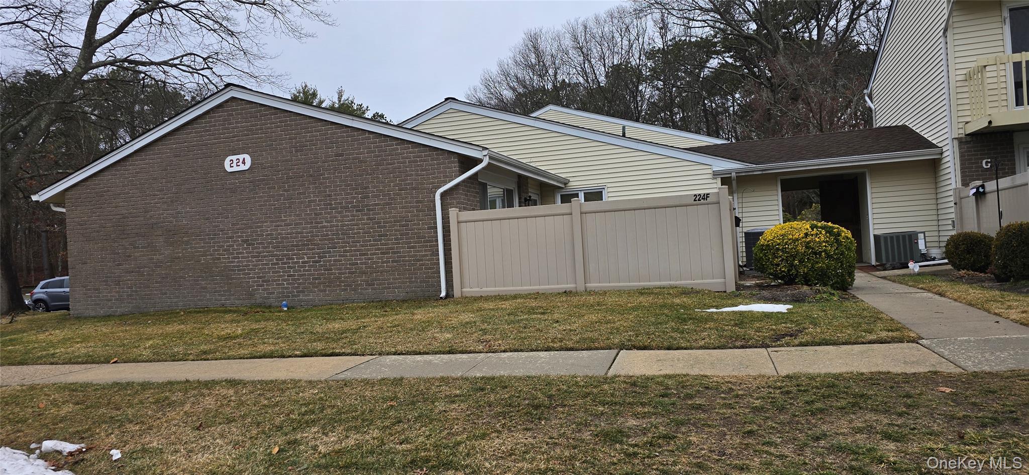 #1 photo, 224 Springmeadow Drive, Holbrook , NY 11741