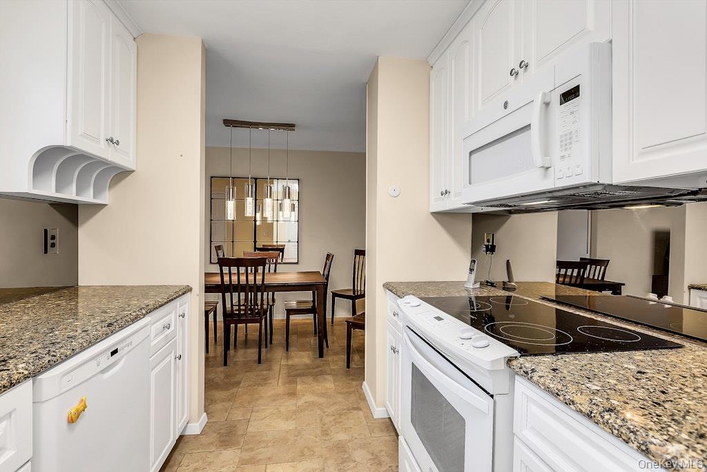 #14 photo, 224 Springmeadow Drive, Holbrook , NY 11741