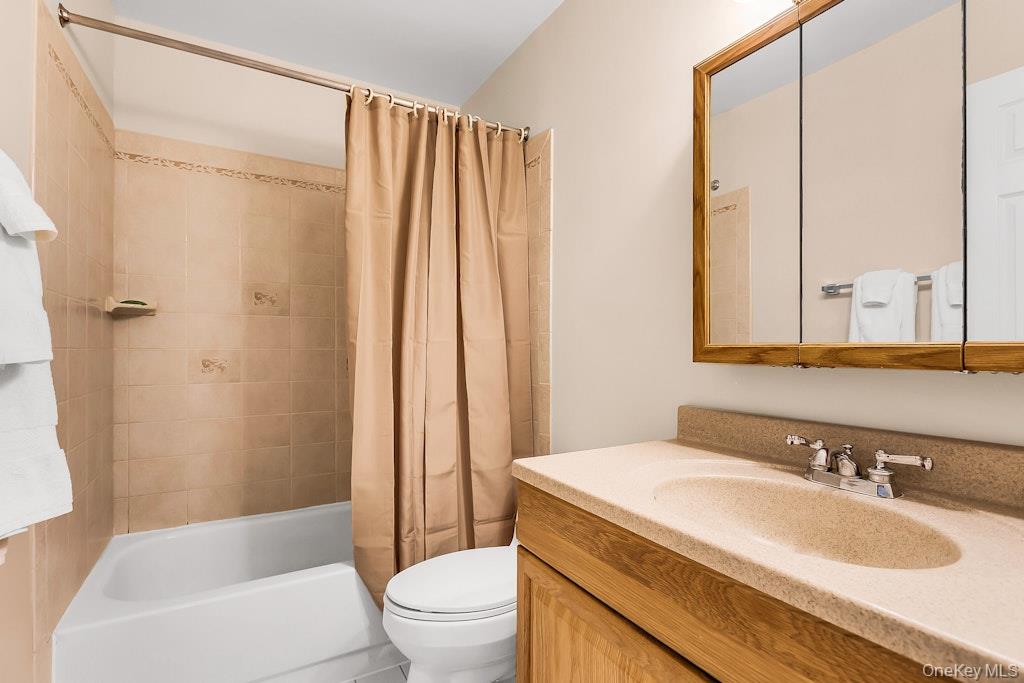 #17 photo, 224 Springmeadow Drive, Holbrook , NY 11741