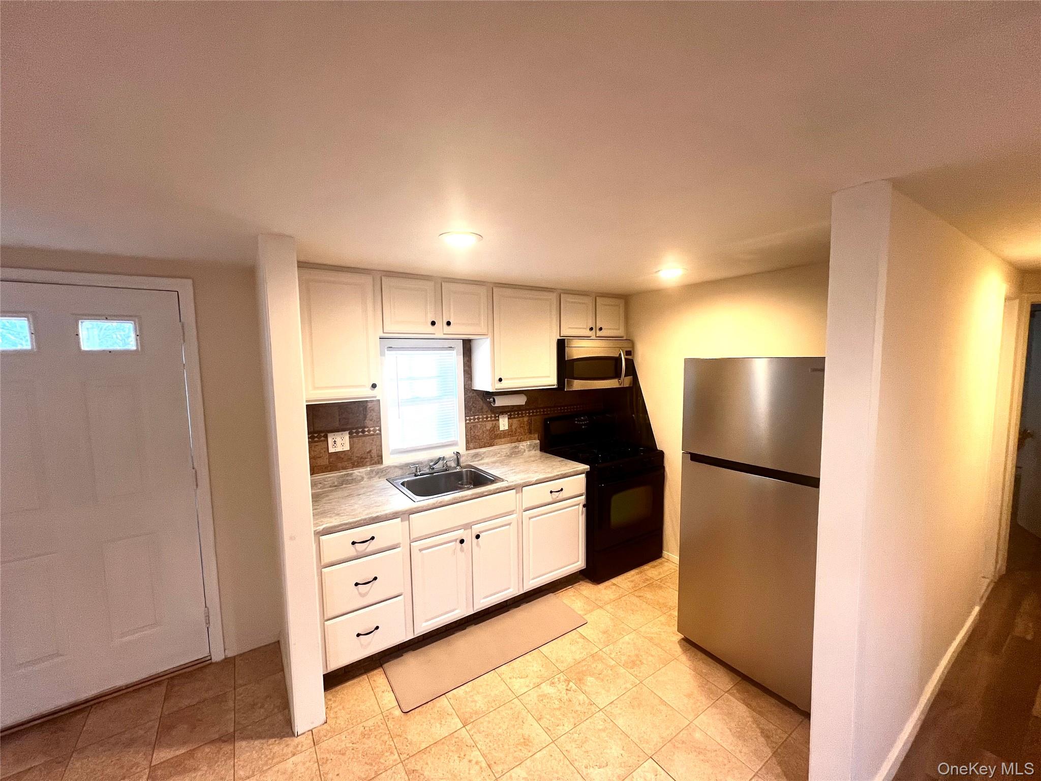 #4 photo, 20 W Belmont Street, Bay Shore , NY 11706