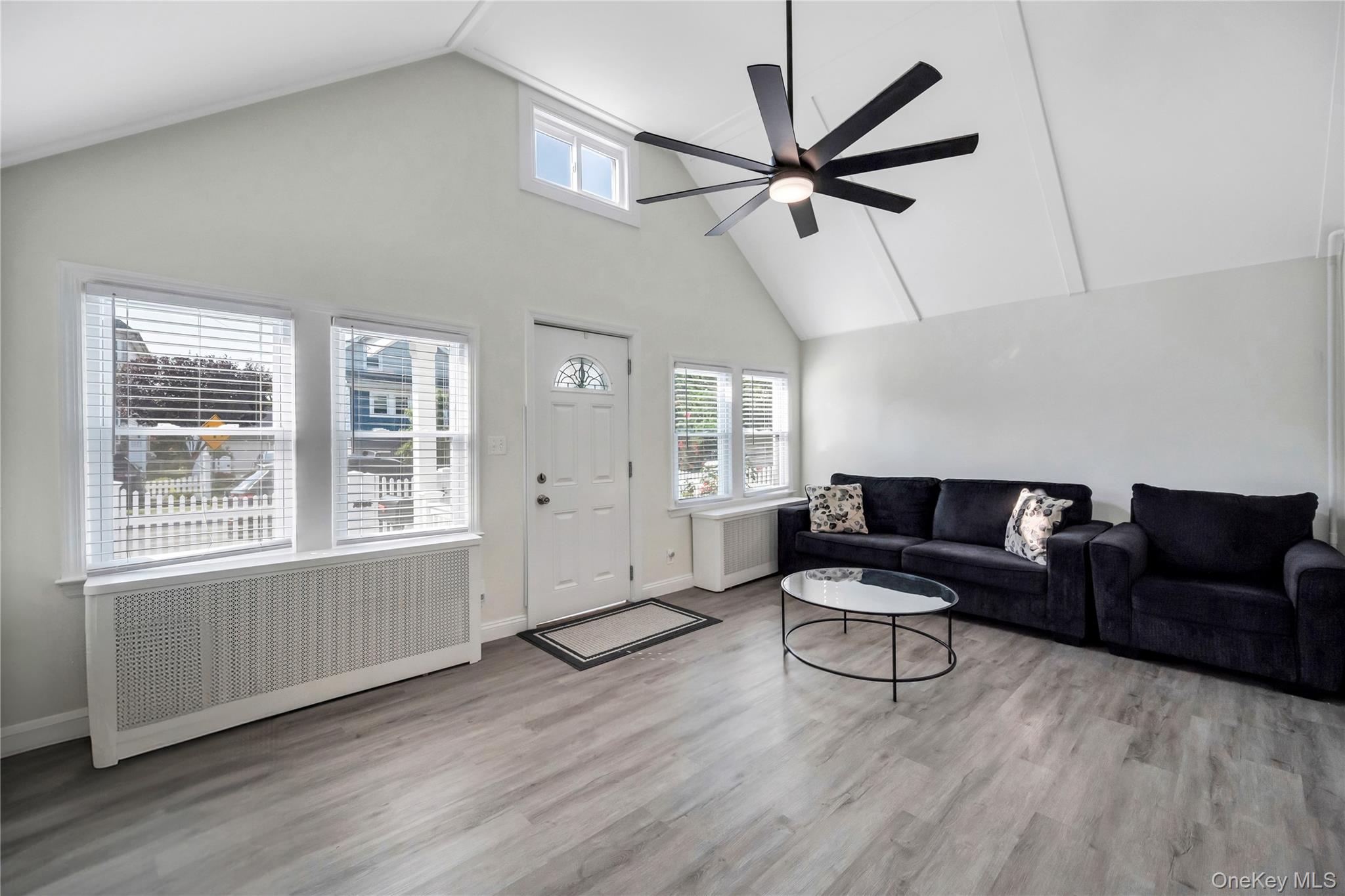 #11 photo, 98 1st Avenue, East Rockaway , NY 11518