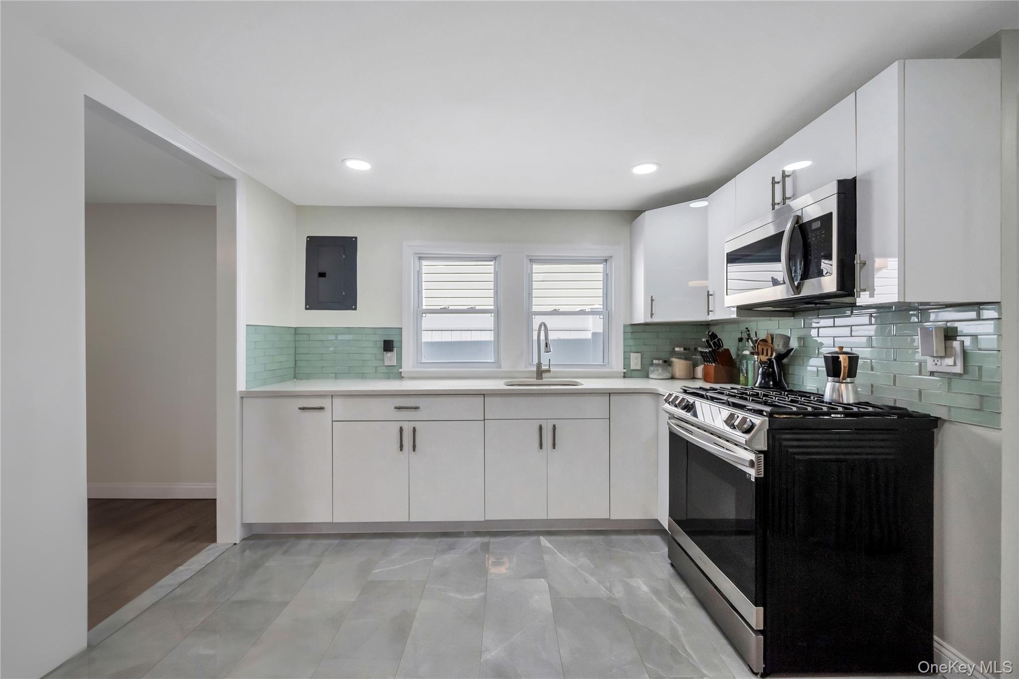 #15 photo, 98 1st Avenue, East Rockaway , NY 11518