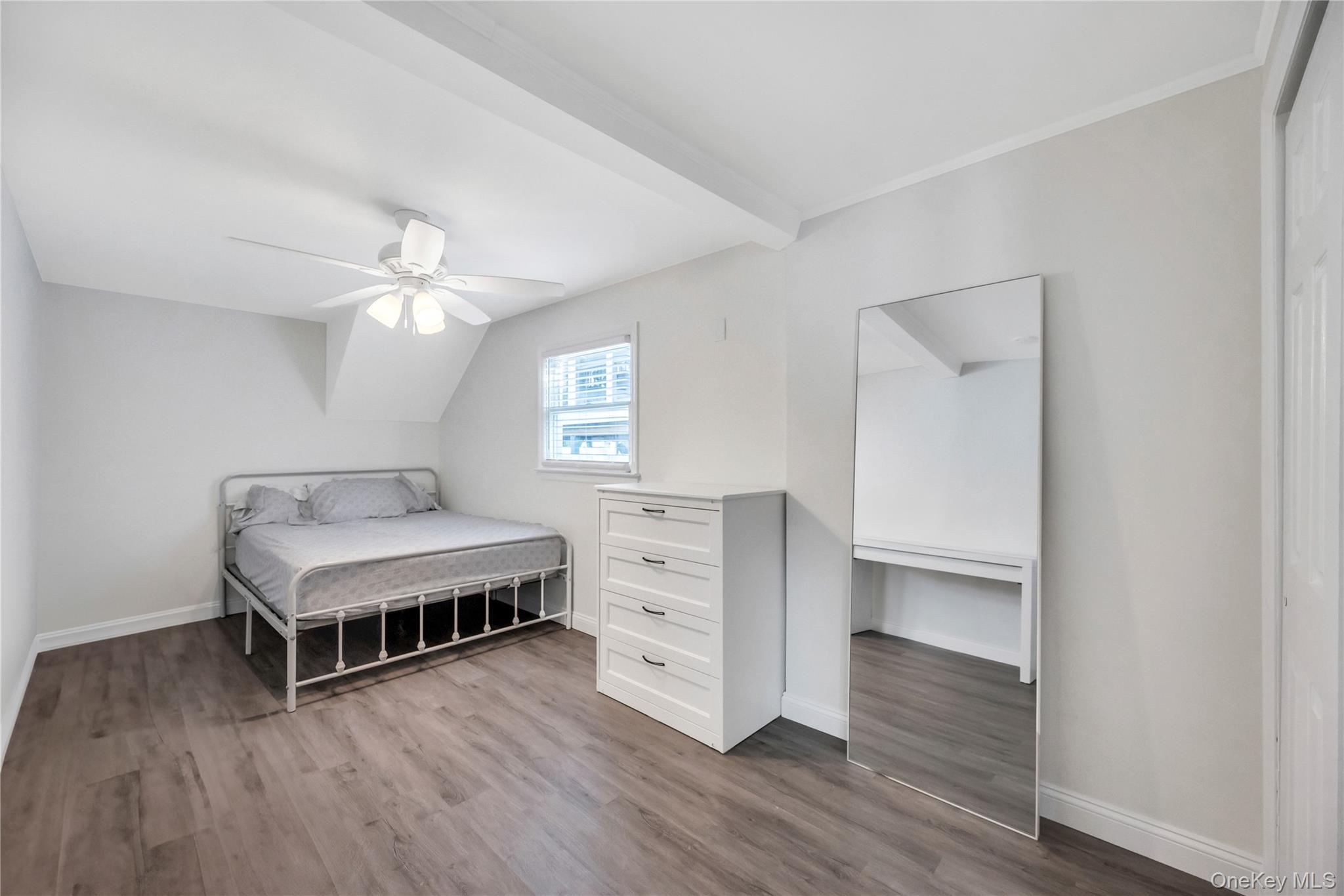 #20 photo, 98 1st Avenue, East Rockaway , NY 11518