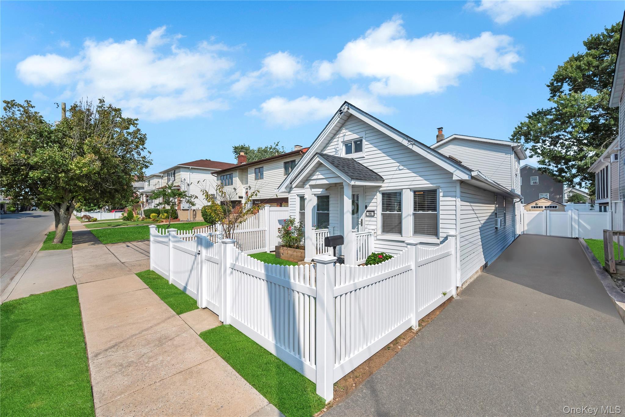 #4 photo, 98 1st Avenue, East Rockaway , NY 11518