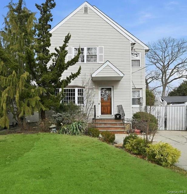 #1 photo, 447 Chestnut Street, 롱 아일랜드 West Hempstead , NY 11552