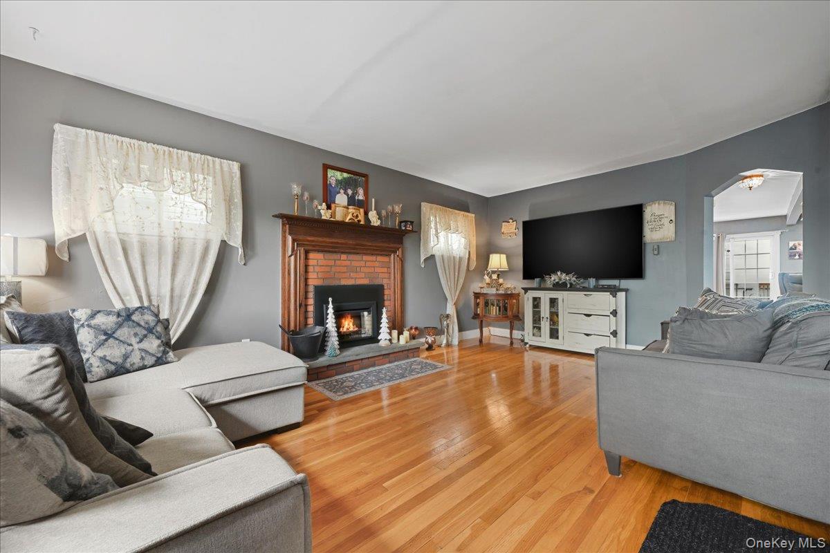 #3 photo, 447 Chestnut Street, 롱 아일랜드 West Hempstead , NY 11552