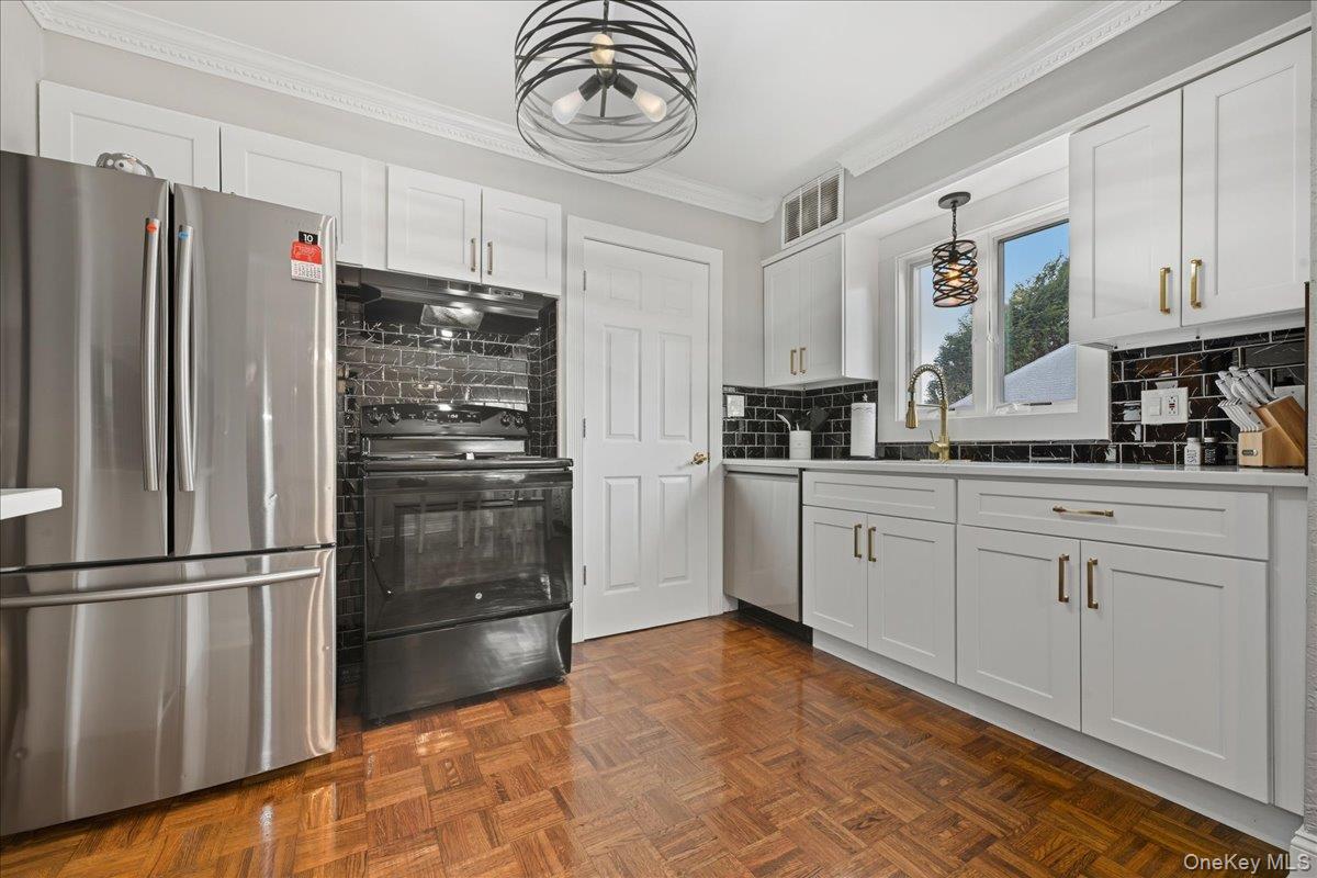 #6 photo, 447 Chestnut Street, 롱 아일랜드 West Hempstead , NY 11552