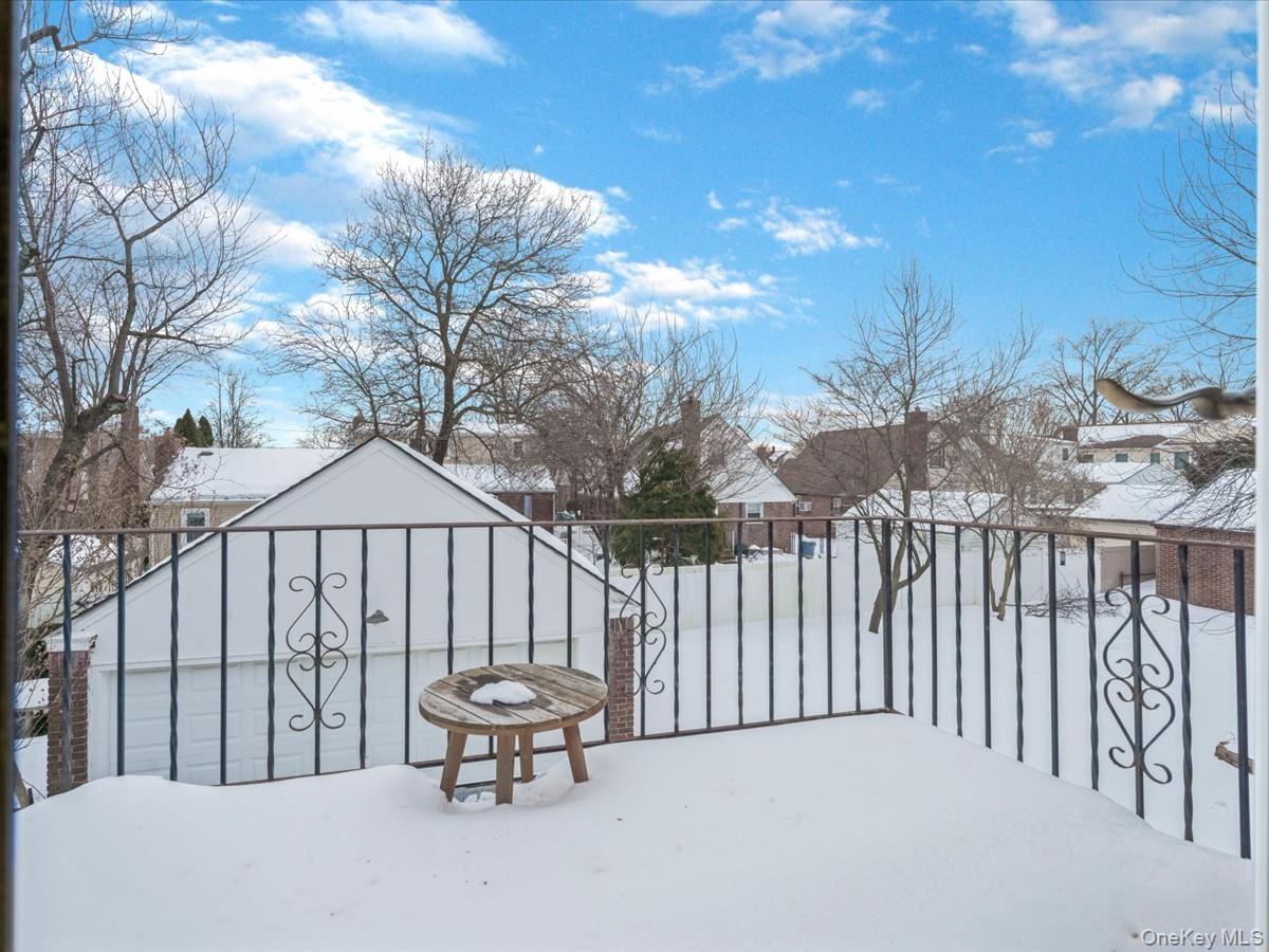 #17 photo, 69 Sheridan Avenue, Williston Park , NY 11596