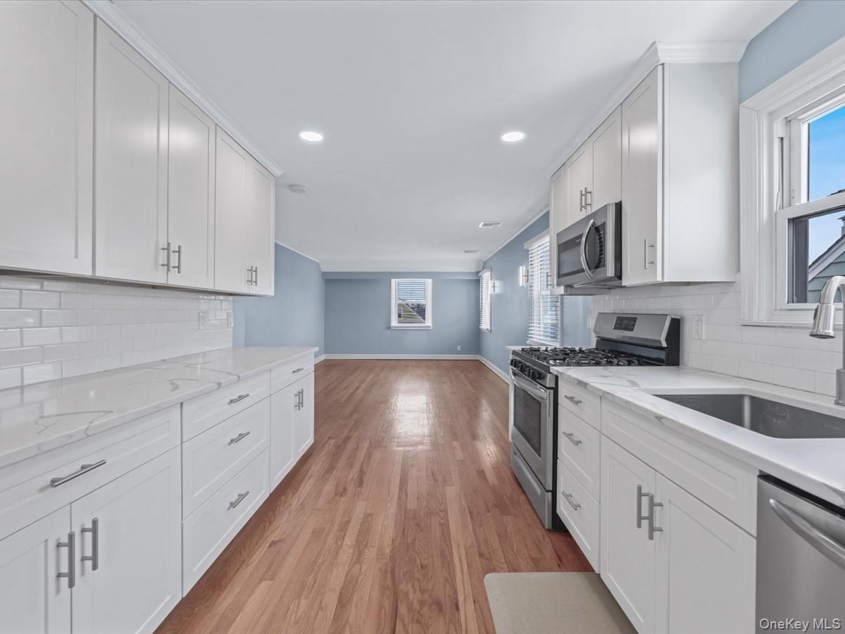 #4 photo, 69 Sheridan Avenue, Williston Park , NY 11596