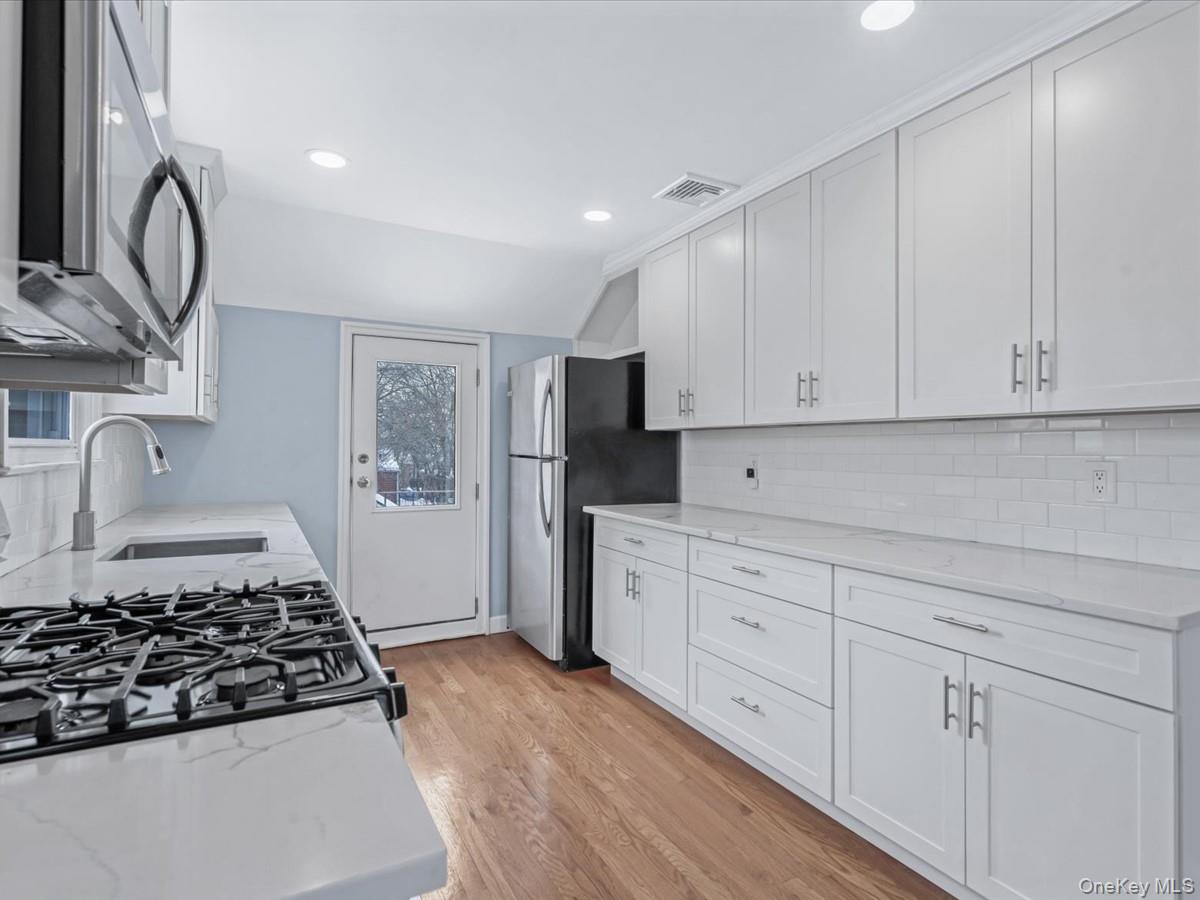 #5 photo, 69 Sheridan Avenue, Williston Park , NY 11596