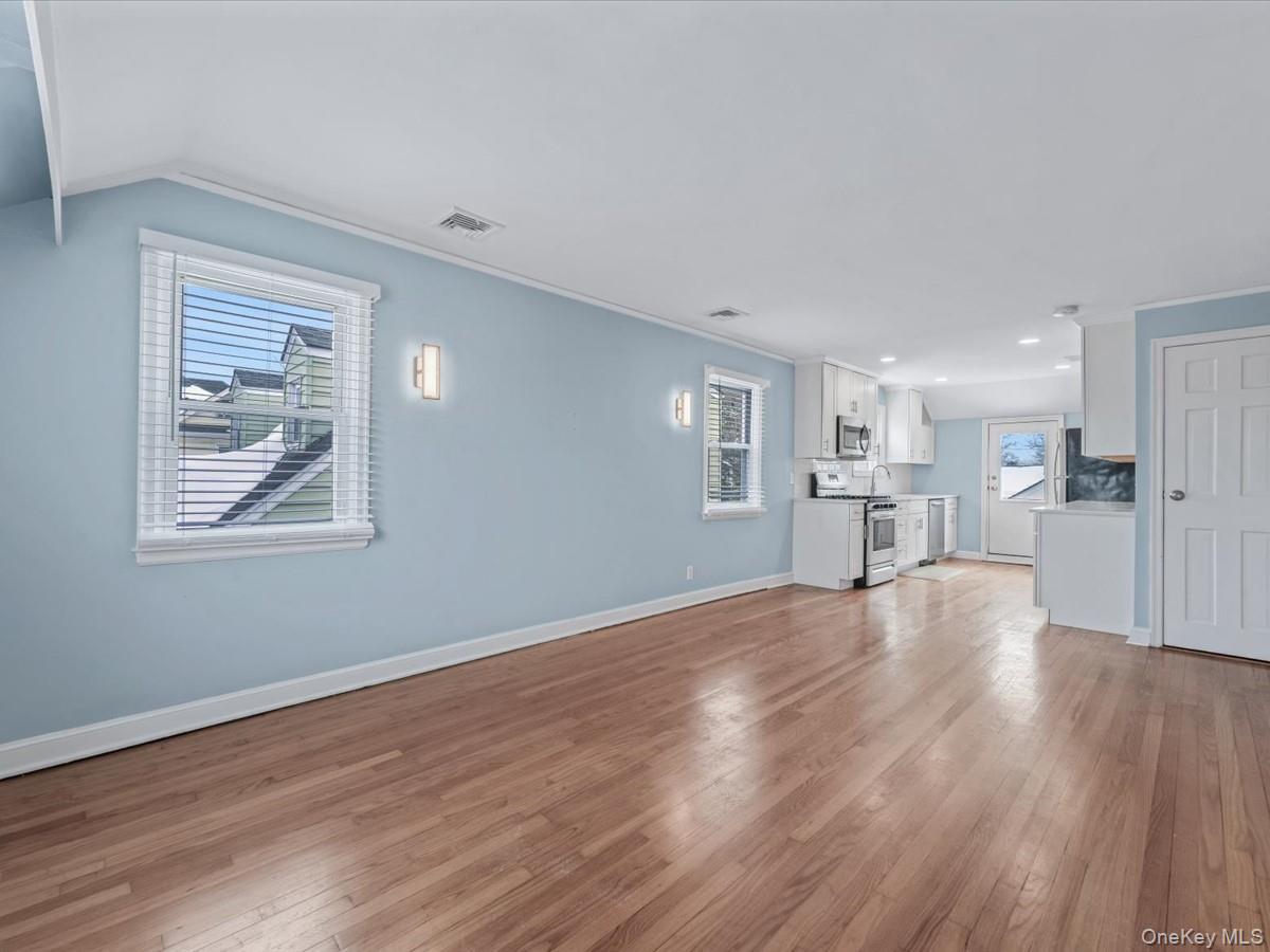 #6 photo, 69 Sheridan Avenue, Williston Park , NY 11596