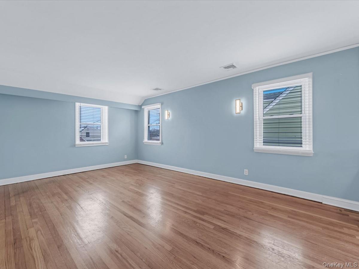 #9 photo, 69 Sheridan Avenue, Williston Park , NY 11596