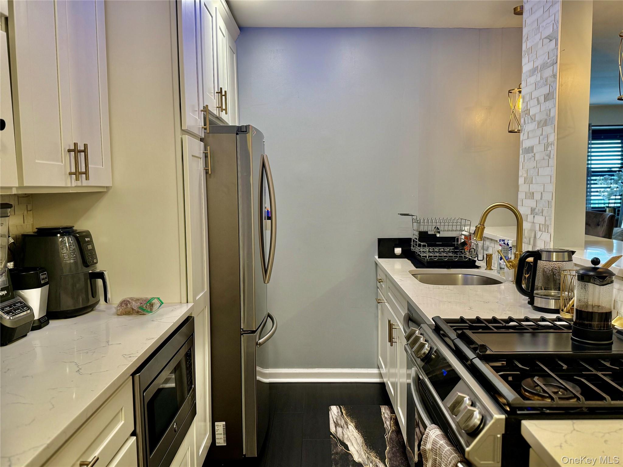 #3 photo, 100 Lincoln Avenue, Mineola , NY 11501