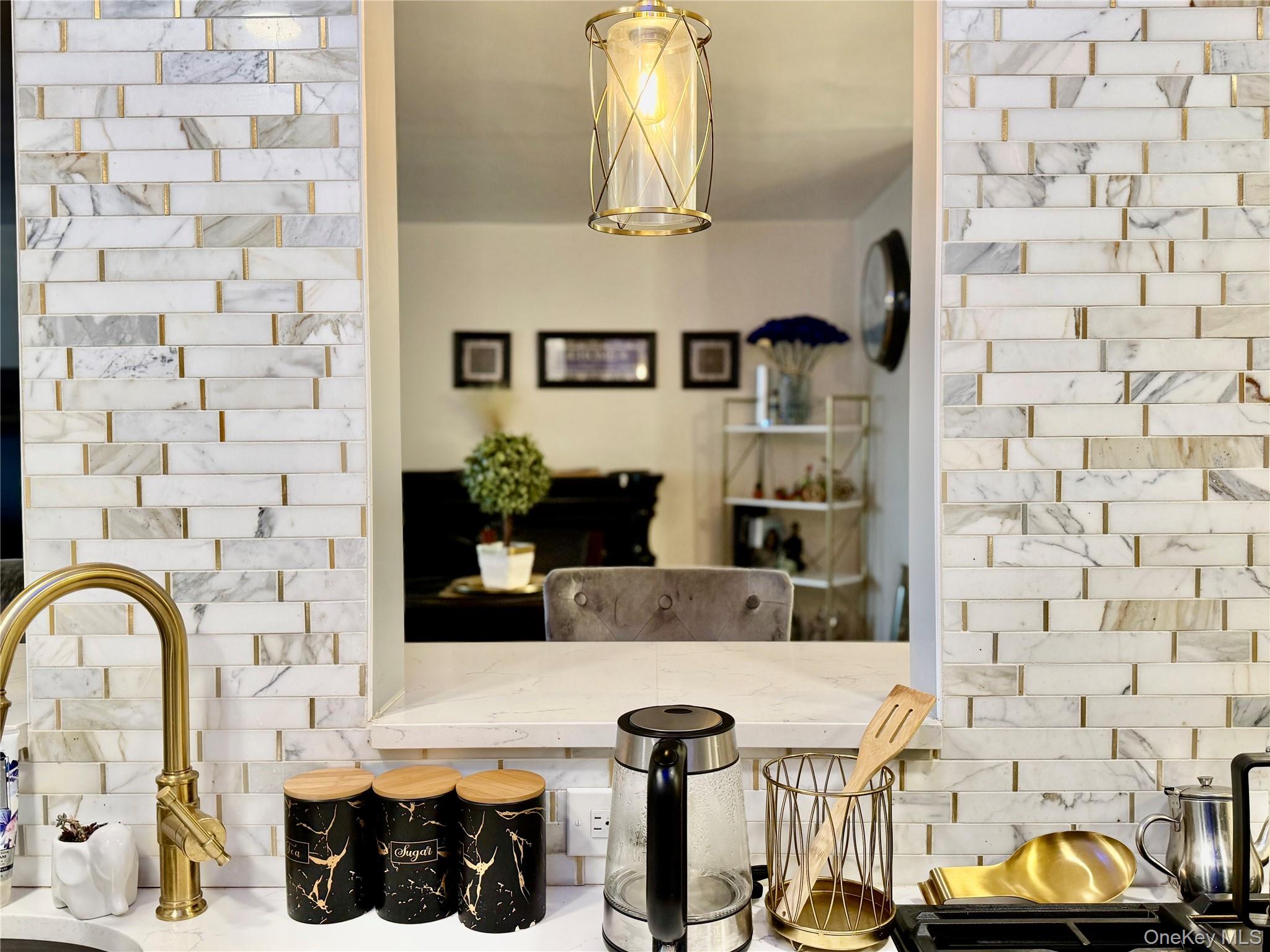 #5 photo, 100 Lincoln Avenue, Mineola , NY 11501