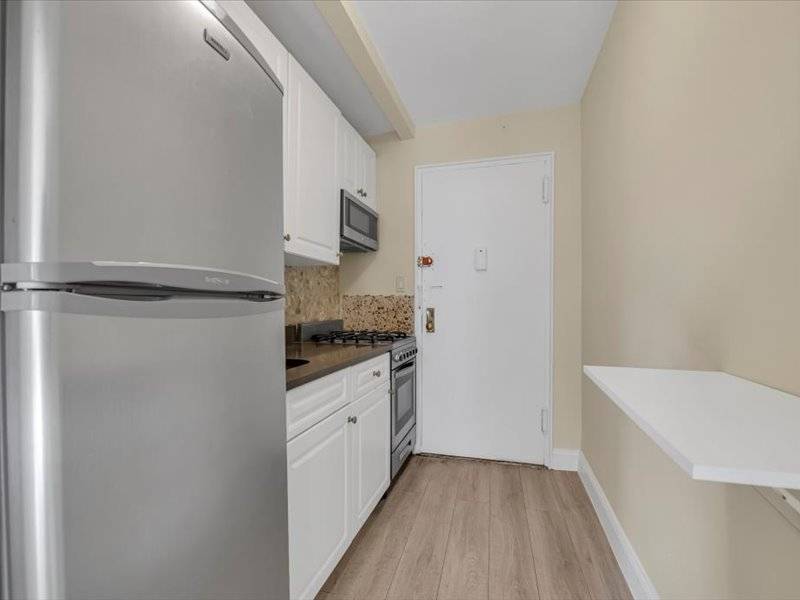 #8 photo, 50 Shore Boulevard, #3H, Manhattan Beach , NY 11235