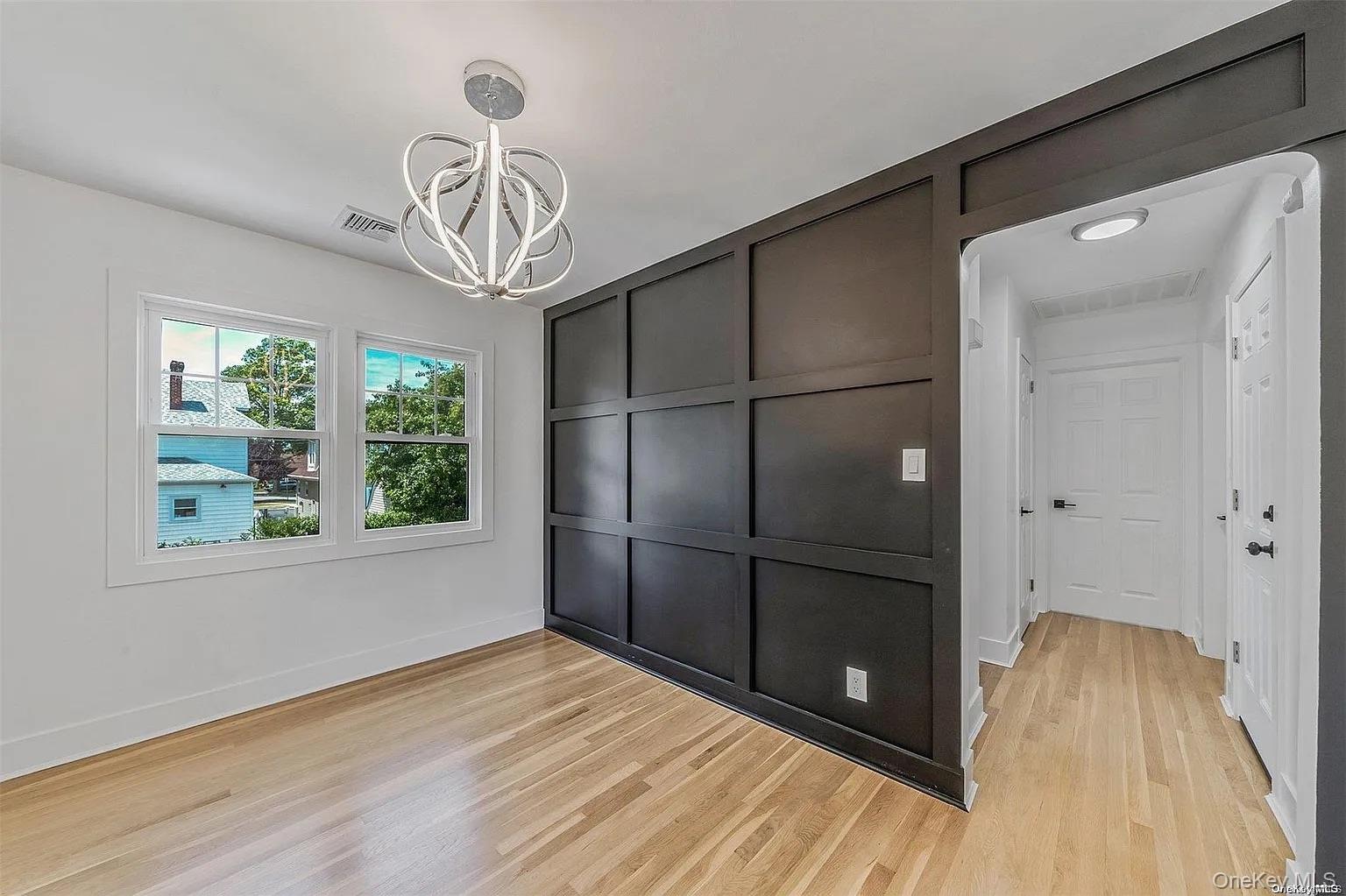 #3 photo, 50 Laurel St, מחוז נסאו Floral Park , NY 11001